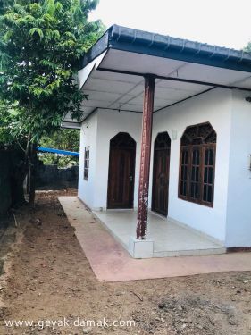 4 Bed Room House for Rent at Avissawella - Colombo