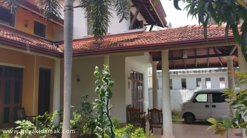 4 Bed Room House for Rent at Seeduwa - Gampaha Sri Lanka